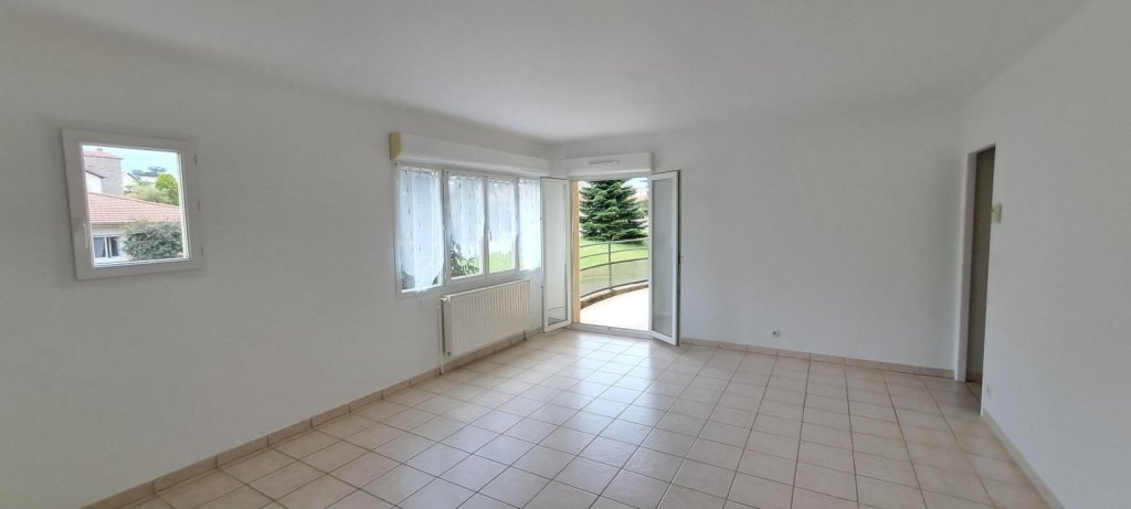 APPARTEMENT T3 A LOUER - CHAZELLES SUR LYON - 82.29 m2 - 717 &euro; charges comprises par mois