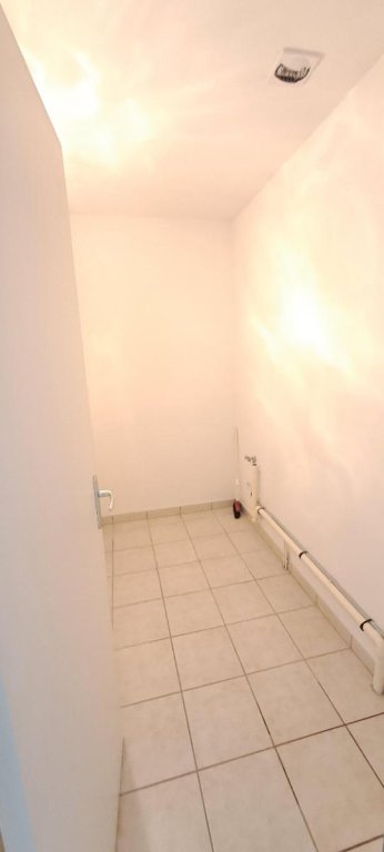 APPARTEMENT T3 A LOUER - CHAZELLES SUR LYON - 82.29 m2 - 717 &euro; charges comprises par mois