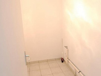 APPARTEMENT T3 A LOUER - CHAZELLES SUR LYON - 82.29 m2 - 717 € charges comprises par mois