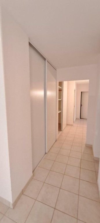 APPARTEMENT T3 A LOUER - CHAZELLES SUR LYON - 82.29 m2 - 717 &euro; charges comprises par mois