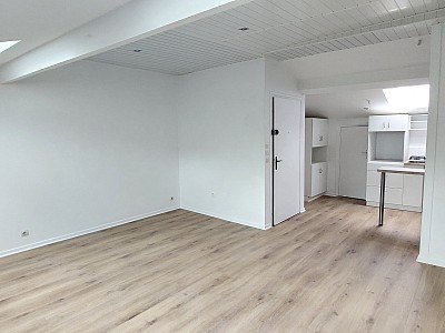 APPARTEMENT T3 A LOUER - CHAZELLES SUR LYON - 68.69 m2 - 620 € charges comprises par mois