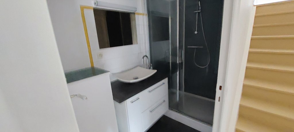 APPARTEMENT T3 A LOUER - CHAZELLES SUR LYON - 68.69 m2 - 620 &euro; charges comprises par mois