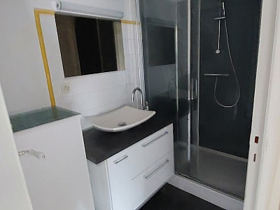 APPARTEMENT T3 A LOUER - CHAZELLES SUR LYON - 68.69 m2 - 620 € charges comprises par mois