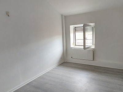 APPARTEMENT T3 A LOUER - CHAZELLES SUR LYON - 68.69 m2 - 620 € charges comprises par mois