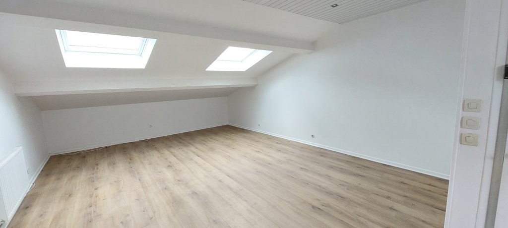 APPARTEMENT T3 A LOUER - CHAZELLES SUR LYON - 68.69 m2 - 620 &euro; charges comprises par mois