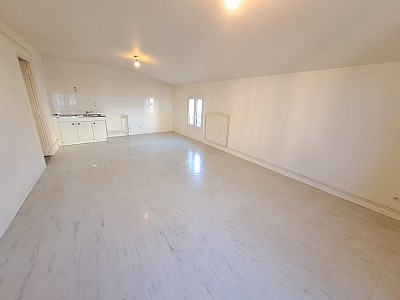 APPARTEMENT T3 A LOUER - CHAZELLES SUR LYON - 67.67 m2 - 510 € charges comprises par mois