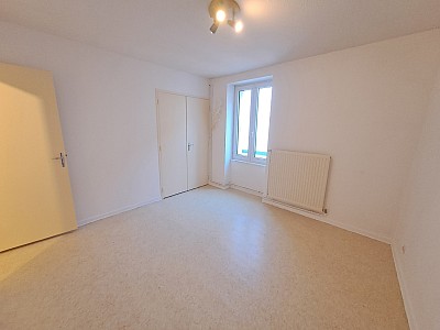 APPARTEMENT T3 A LOUER - CHAZELLES SUR LYON - 67.67 m2 - 510 € charges comprises par mois