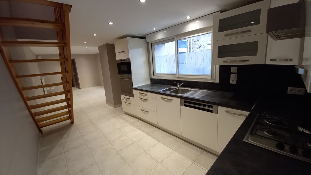 APPARTEMENT T3 A LOUER - CHAZELLES SUR LYON - 64.03 m2 - 569 &euro; charges comprises par mois