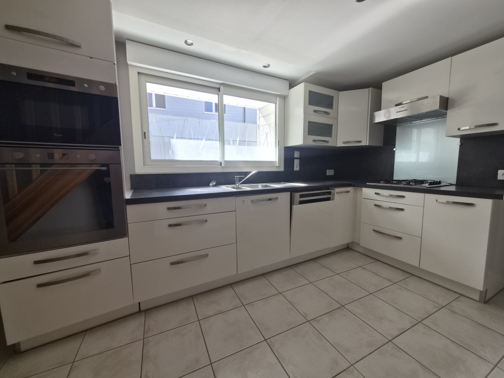 APPARTEMENT T3 A LOUER - CHAZELLES SUR LYON - 64.03 m2 - 569 &euro; charges comprises par mois