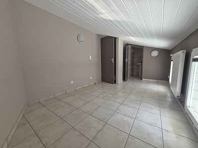 APPARTEMENT T3 A LOUER - CHAZELLES SUR LYON - 64.03 m2 - 569 € charges comprises par mois