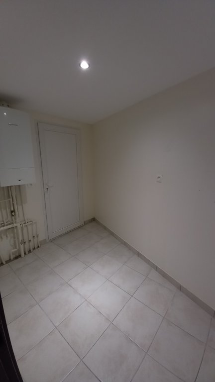 APPARTEMENT T3 A LOUER - CHAZELLES SUR LYON - 64.03 m2 - 569 &euro; charges comprises par mois