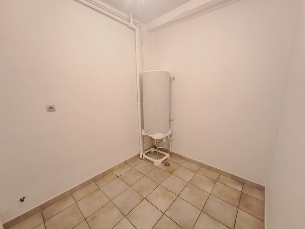 APPARTEMENT T3 A LOUER - CHAZELLES SUR LYON - 78.03 m2 - 495 &euro; charges comprises par mois