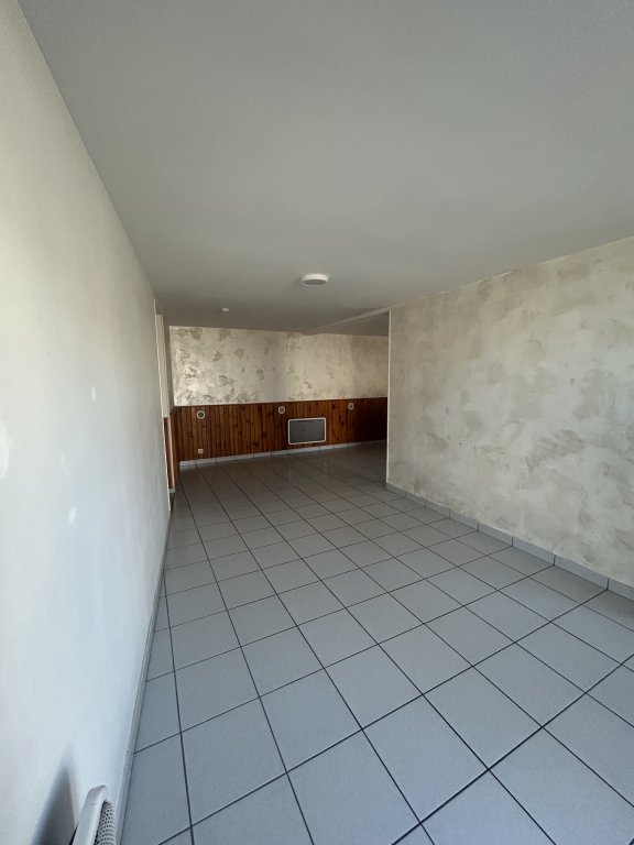 APPARTEMENT T3 A LOUER - ECOTAY L OLME - 64.1 m2 - 490 &euro; charges comprises par mois