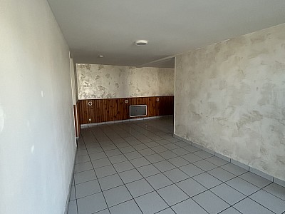 APPARTEMENT T3 A LOUER - ECOTAY L OLME - 64.1 m2 - 490 &euro; charges comprises par mois