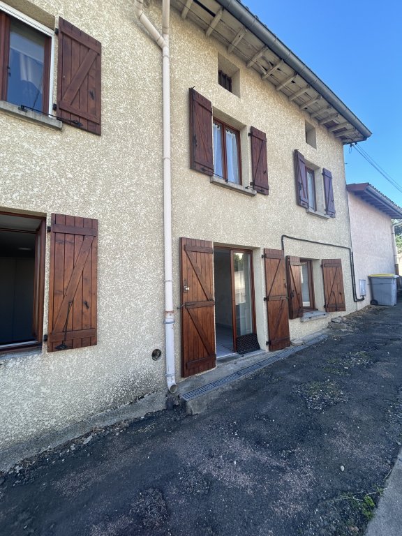 APPARTEMENT T3 A LOUER - ECOTAY L OLME - 64.1 m2 - 490 &euro; charges comprises par mois
