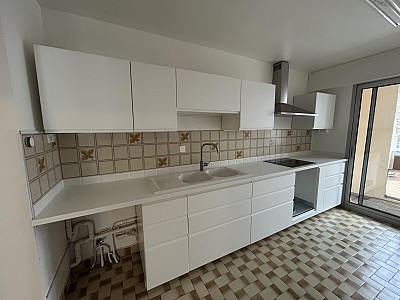 APPARTEMENT T3 A LOUER - FEURS - 95.35 m2 - 795 € charges comprises par mois