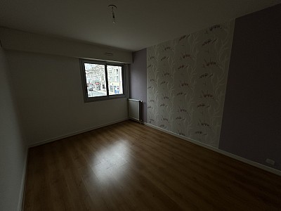 APPARTEMENT T3 A LOUER - FEURS - 95.35 m2 - 795 € charges comprises par mois