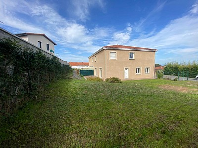 APPARTEMENT T3 A LOUER - MOINGT - 74.97 m2 - 800 &euro; charges comprises par mois