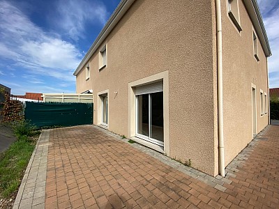 APPARTEMENT T3 A LOUER - MOINGT - 74.97 m2 - 800 &euro; charges comprises par mois