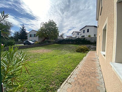 APPARTEMENT T3 A LOUER - MOINGT - 74.97 m2 - 800 &euro; charges comprises par mois