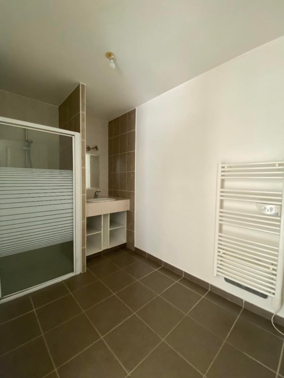 APPARTEMENT T3 A LOUER - MOINGT - 74.97 m2 - 800 &euro; charges comprises par mois