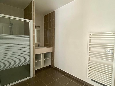 APPARTEMENT T3 A LOUER - MOINGT - 74.97 m2 - 800 &euro; charges comprises par mois