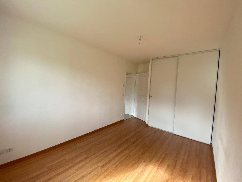 APPARTEMENT T3 A LOUER - MOINGT - 74.97 m2 - 800 &euro; charges comprises par mois