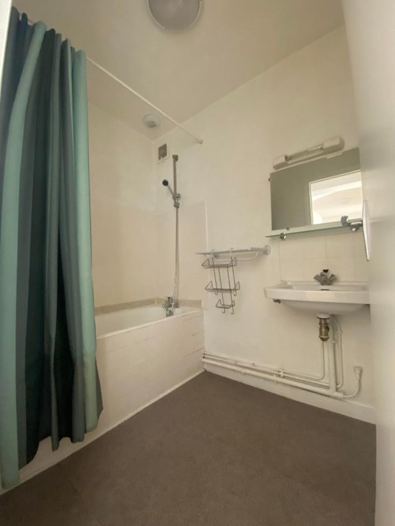 APPARTEMENT T3 A LOUER - MONTBRISON - 59.68 m2 - 550 &euro; charges comprises par mois