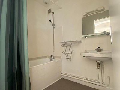APPARTEMENT T3 A LOUER - MONTBRISON - 59.68 m2 - 550 € charges comprises par mois