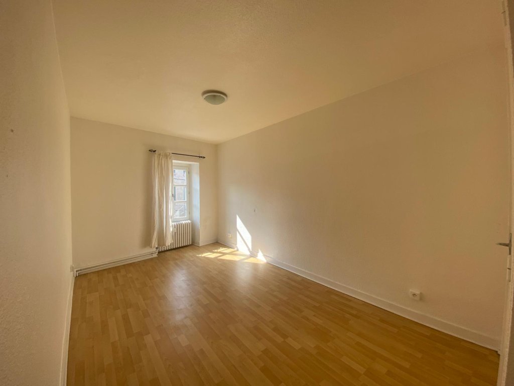 APPARTEMENT T3 A LOUER - MONTBRISON - 59.68 m2 - 550 &euro; charges comprises par mois