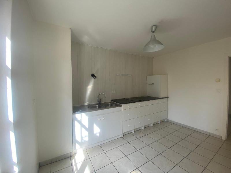 APPARTEMENT T3 A LOUER - MONTBRISON - 72.23 m2 - 610 &euro; charges comprises par mois