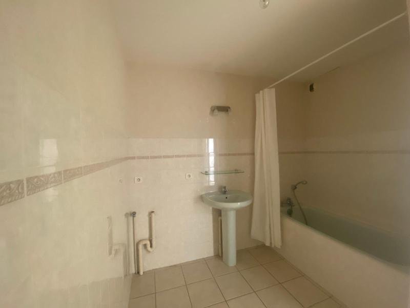 APPARTEMENT T3 A LOUER - MONTBRISON - 72.23 m2 - 610 &euro; charges comprises par mois