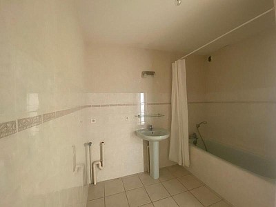 APPARTEMENT T3 A LOUER - MONTBRISON - 72.23 m2 - 610 € charges comprises par mois