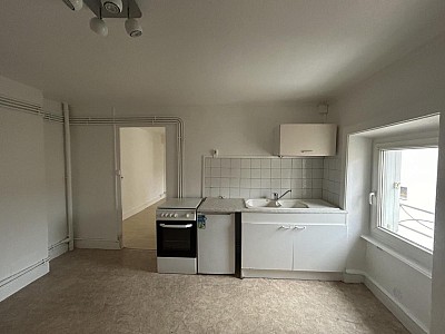 APPARTEMENT T3 A LOUER - MONTBRISON - 67.98 m2 - 450 € charges comprises par mois