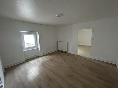 APPARTEMENT T3 A LOUER - MONTBRISON - 67.98 m2 - 450 € charges comprises par mois