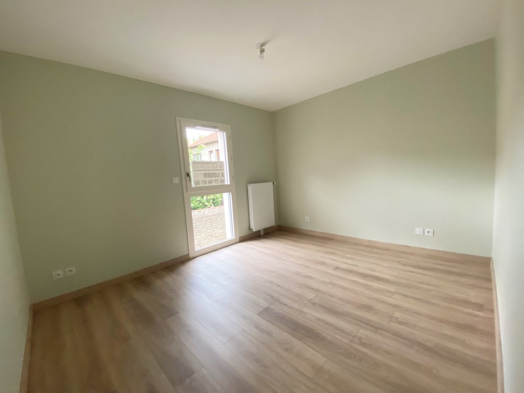 APPARTEMENT T3 A LOUER - MONTBRISON - 76.9 m2 - 800 &euro; charges comprises par mois