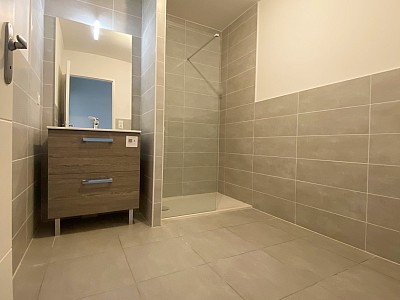 APPARTEMENT T3 A LOUER - MONTBRISON - 76.9 m2 - 800 € charges comprises par mois