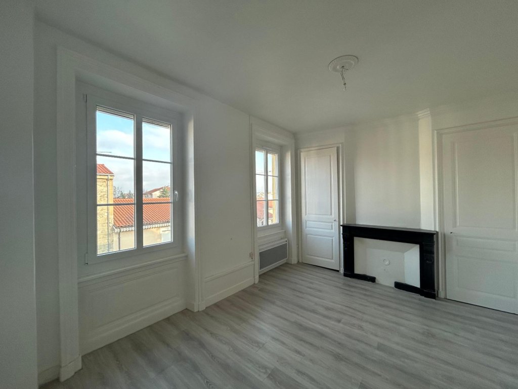 APPARTEMENT T3 A LOUER - MONTBRISON - 75.48 m2 - 630 &euro; charges comprises par mois