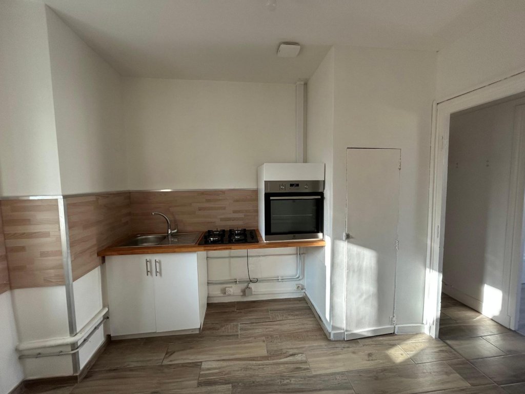 APPARTEMENT T3 A LOUER - MONTBRISON - 75.48 m2 - 630 &euro; charges comprises par mois