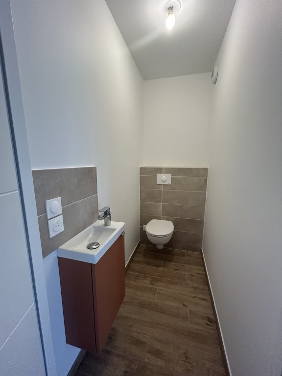 APPARTEMENT T3 A LOUER - MONTBRISON - 62.91 m2 - 750 &euro; charges comprises par mois