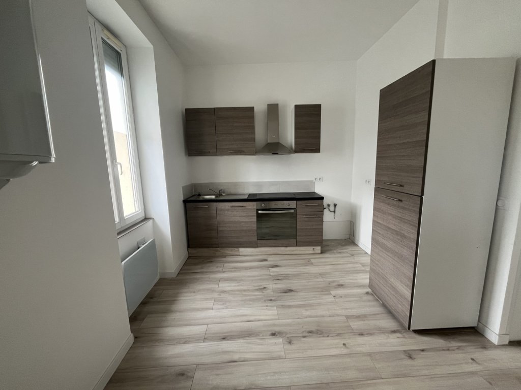 APPARTEMENT T3 A LOUER - MONTBRISON - 70.7 m2 - 625 &euro; charges comprises par mois