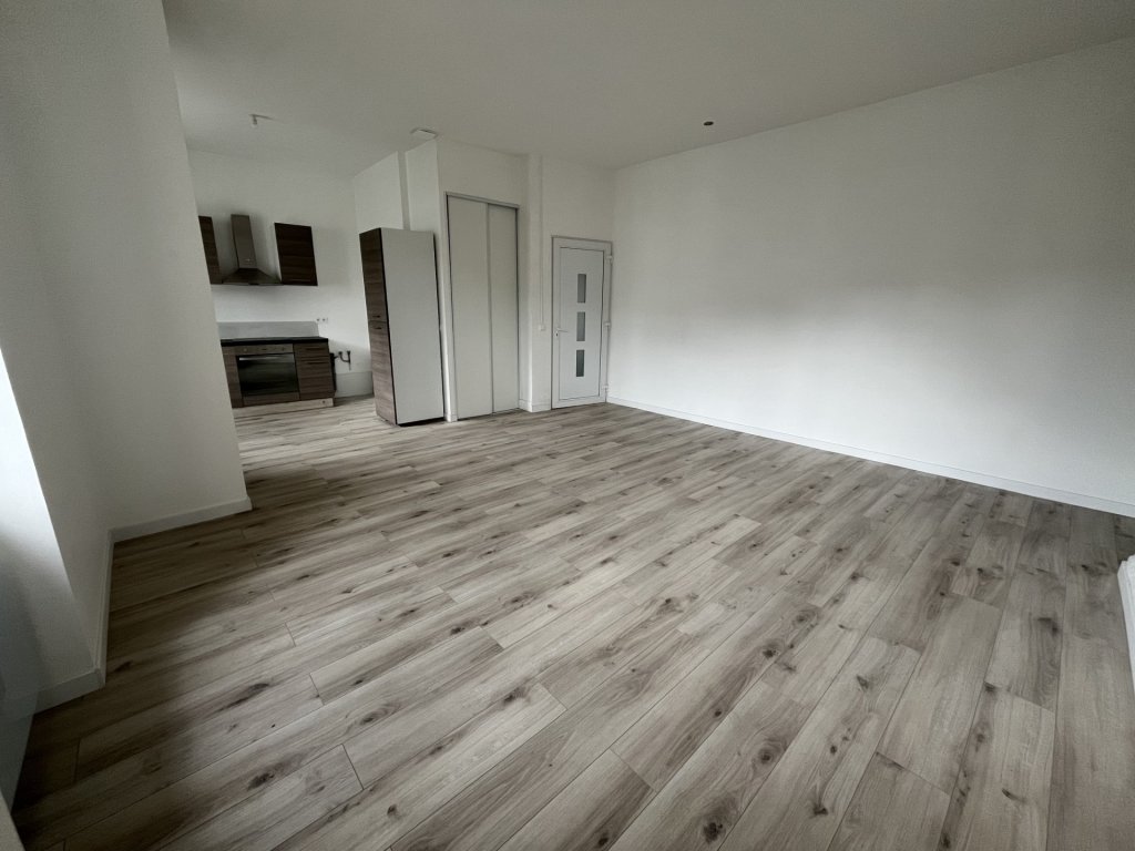 APPARTEMENT T3 A LOUER - MONTBRISON - 70.7 m2 - 625 &euro; charges comprises par mois