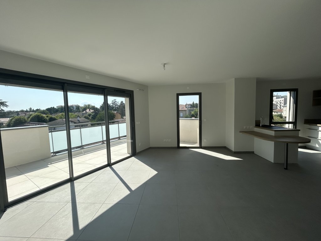 APPARTEMENT T3 A LOUER - MONTBRISON - 76.55 m2 - 940 &euro; charges comprises par mois