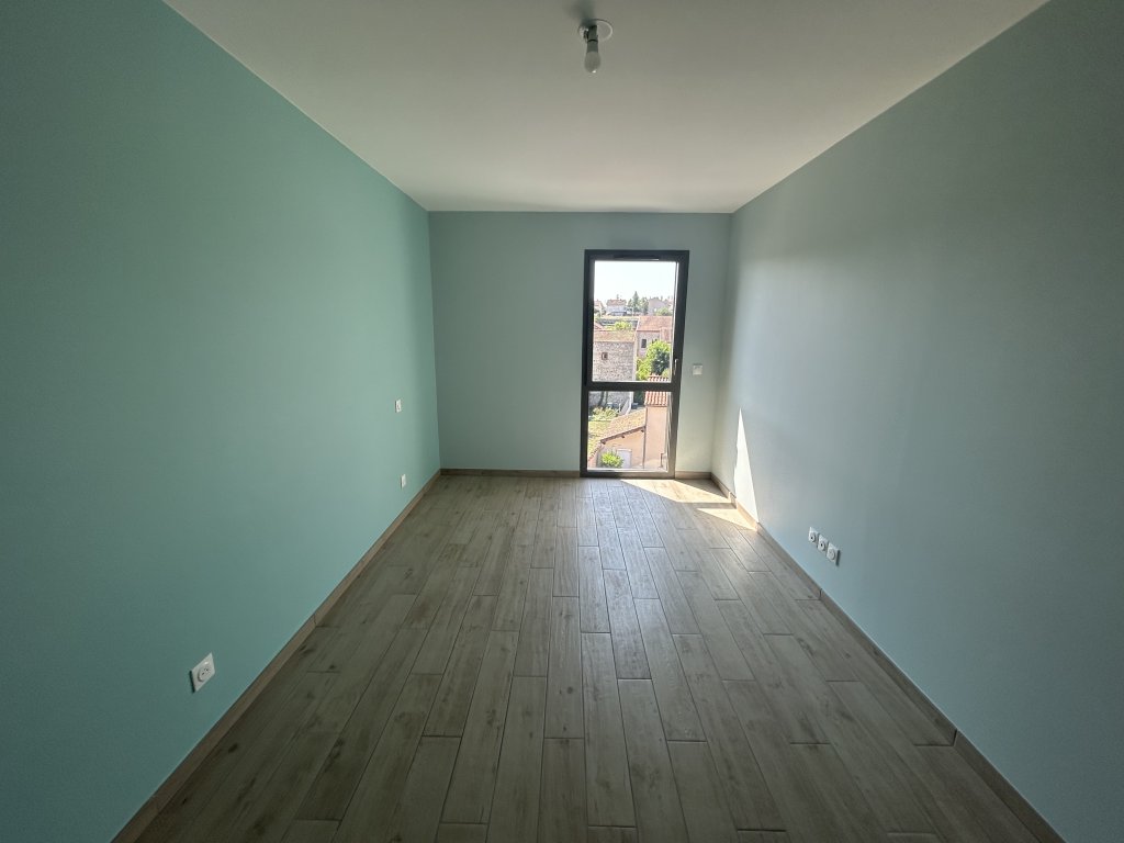 APPARTEMENT T3 A LOUER - MONTBRISON - 76.55 m2 - 940 &euro; charges comprises par mois