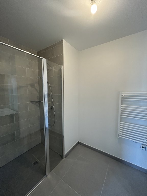 APPARTEMENT T3 A LOUER - MONTBRISON - 76.55 m2 - 940 &euro; charges comprises par mois