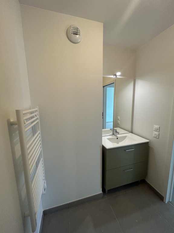APPARTEMENT T3 A LOUER - MONTBRISON - 76.55 m2 - 940 &euro; charges comprises par mois