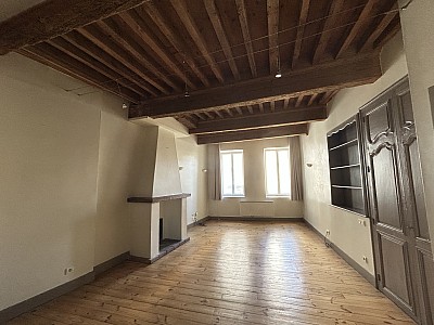 APPARTEMENT T3 A LOUER - MONTBRISON - 77.4 m2 - 620 &euro; charges comprises par mois