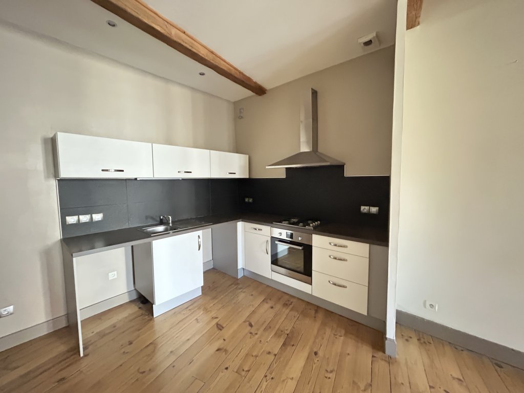 APPARTEMENT T3 A LOUER - MONTBRISON - 77.4 m2 - 620 &euro; charges comprises par mois