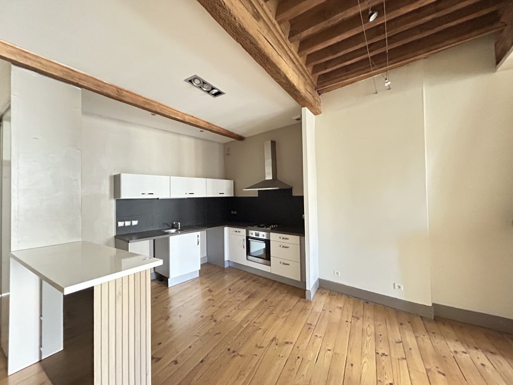 APPARTEMENT T3 A LOUER - MONTBRISON - 77.4 m2 - 620 &euro; charges comprises par mois