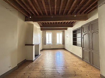 APPARTEMENT T3 A LOUER - MONTBRISON - 77.4 m2 - 620 &euro; charges comprises par mois